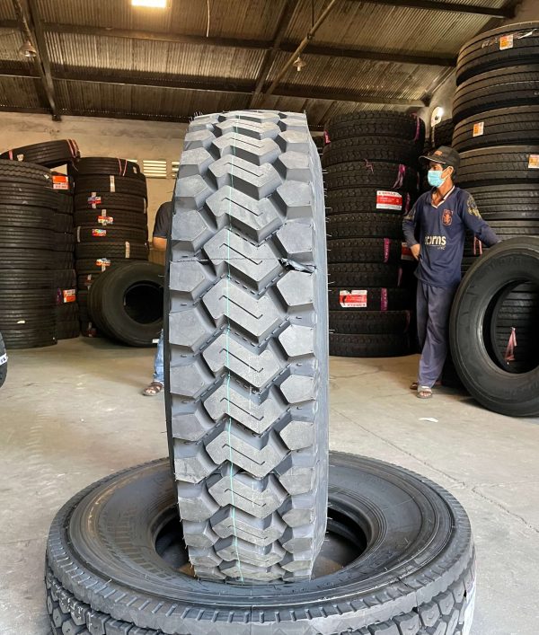 11R22.5 18PR 149/146G BDO89 BLACKHAWK