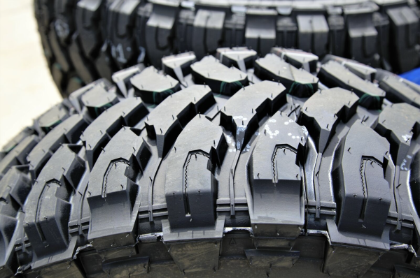 COMFORSERCF3000V4-1.png 245/70R16LT 10PR 118/115Q CF3000 COMFORSER