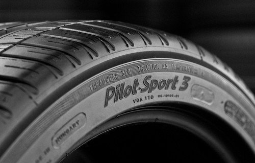 MICHELINPILOTSPORT3v3-1-1.jpeg 245/40ZR17 91Y PILOT SPORT3 MICHELIN
